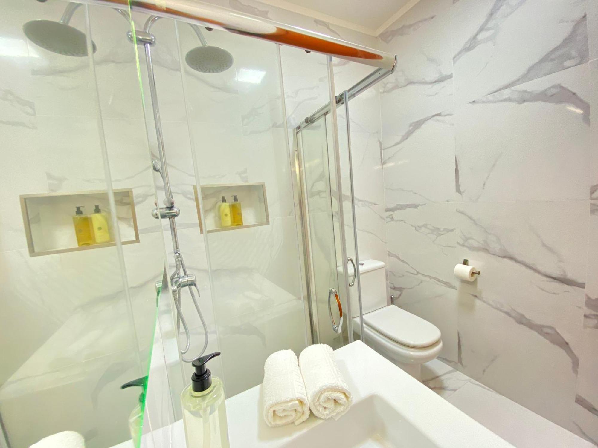 Aloha Burgau Guesthouse エクステリア 写真