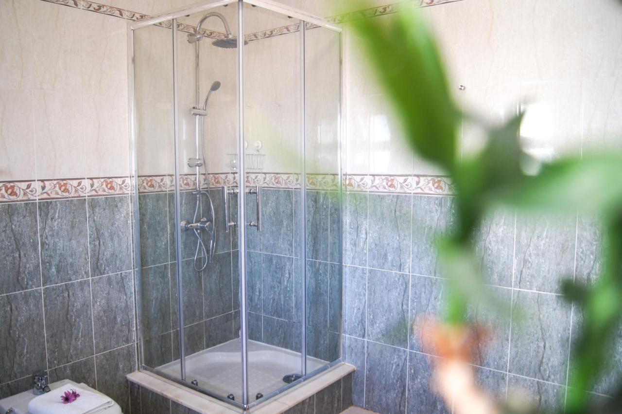 Aloha Burgau Guesthouse エクステリア 写真